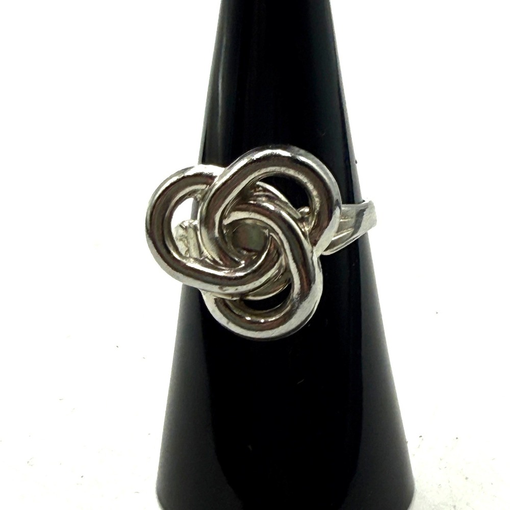 Silver Tone Interlocking Love Knot Ring Triple Loop Design Size 7.5